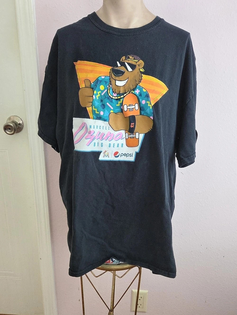 Gildan Marcell Ozuna Big Bear Pepsi Miami Marlins T-Shirt XL
